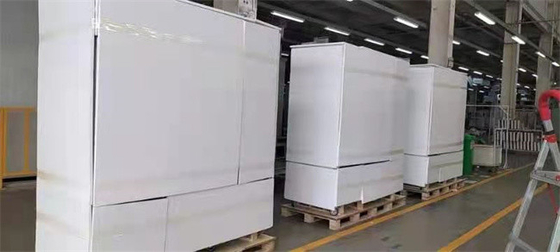 réfrigérateur de haute qualité R134a de pharmacie de degré de 1500L 2 à 8 avec trois portes en verre