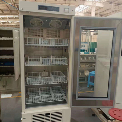 Réfrigérateur de banque médicale de sang 368L fiable pour le stockage du sang et des vaccins