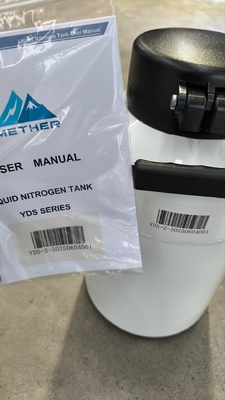 Conteneur de transport cryogénique avec isolation sous vide pour expédition à sec biologique